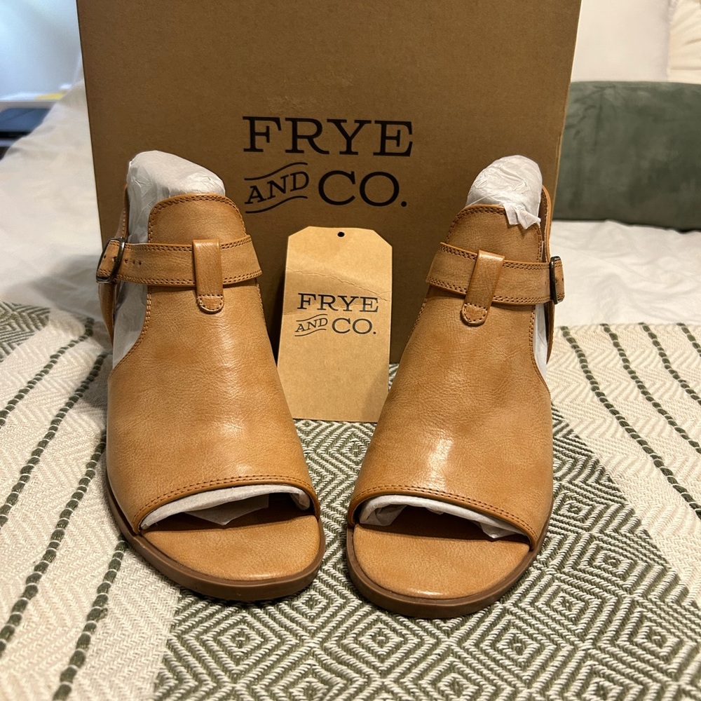 FRYE AND CO. Women's Brown Peep-Toe Mules